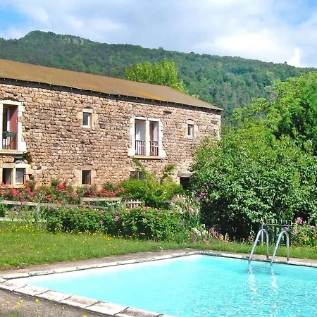 Flat With Shared Pool In The Countryside, Retournac