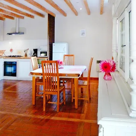 Flat With Shared Pool In The Countryside, Retournac